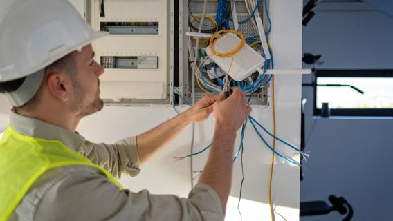 Installation de la fibre optique par un électricien