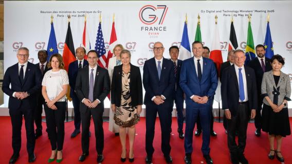 Les ministres du Numérique du G7 à leur arrivée à Bercy