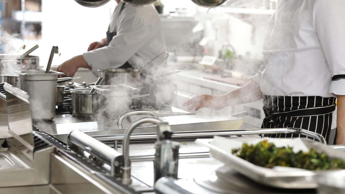Vue des cuisines d'un restaurant